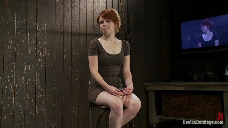 Kink: Máquina follada sin sentido por primera vez