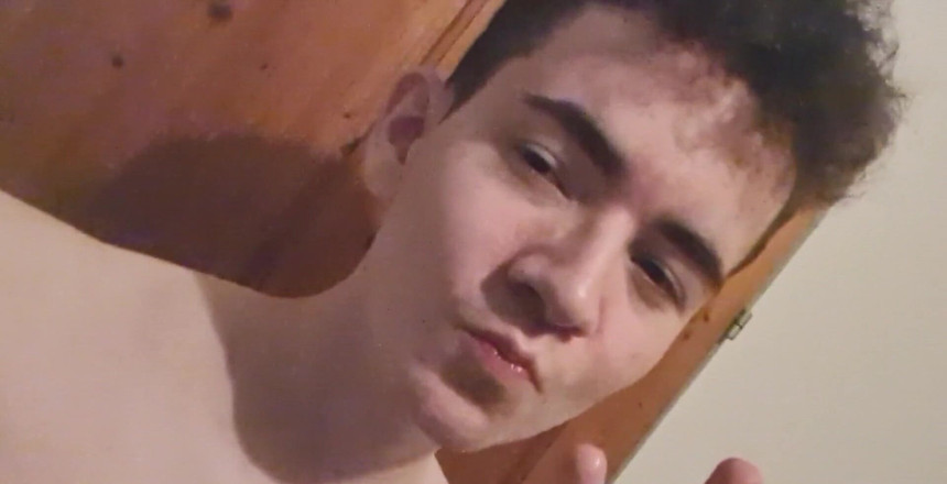 Prettyboi2000x: Am orgasm atât de mult de la futut mine... Aaaah ~...