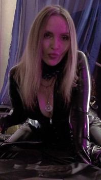 Eva latex主宰橡胶奴隶调教手套打手枪高跟鞋紧身连衣裤奴隶pvc热辣熟女大屁股