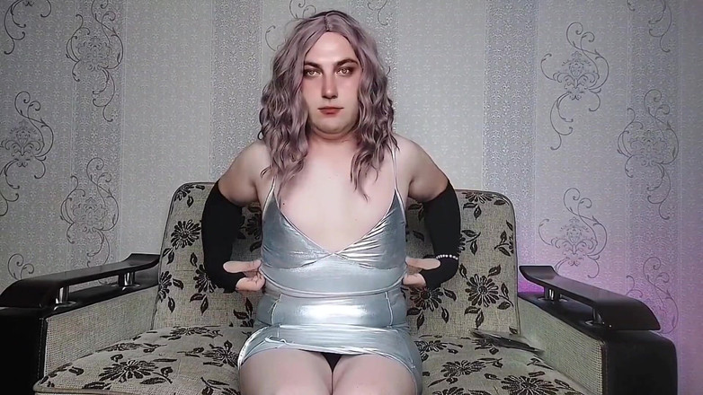 Kitty_Cross: Mãos livres ejaculação femboy masturbando com pernas lisas fofas fazendo...
