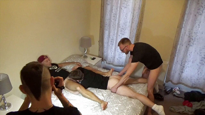 RAW PORN SPY CAM: Dengan pentraiton ganda telanjang untuk Danny