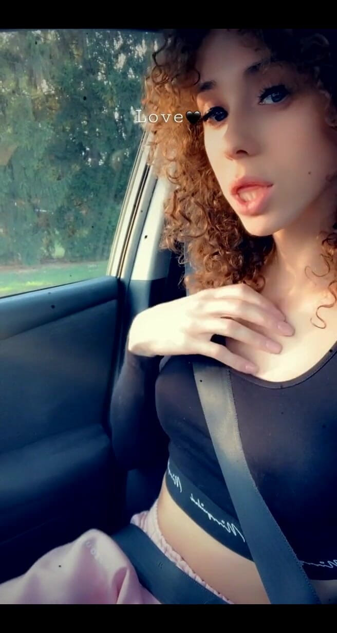 Tia Tizzianni Productions: Arabada biniyorum - sana tatlı göğüslerimi gösteriyorum