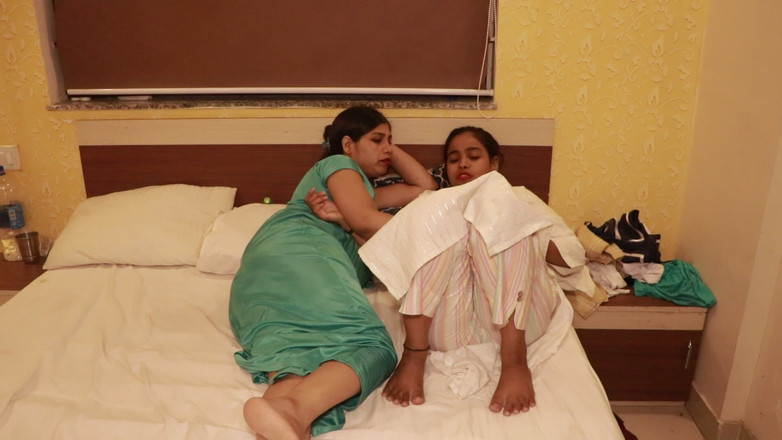 18 year old Indian: प्यारी भारतीय लेस्बियन जोश के साथ अपनी खूबसूरत बूढ़ी सौतेली बहन को परफेक्ट बॉडी के साथ चोदती है