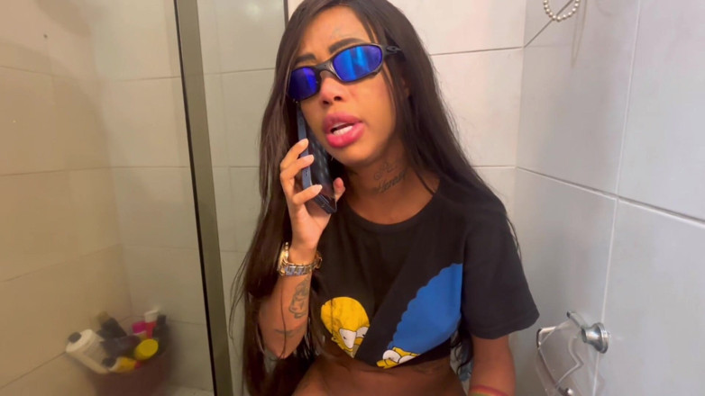 Mirellaoficialx: Cuckold gillar att se sin fru ge den till en...