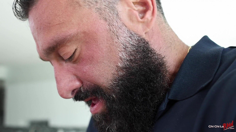 Chi Chi La Raw: सौतेले पिता द्वारा अधिनियम में पकड़ा गया!