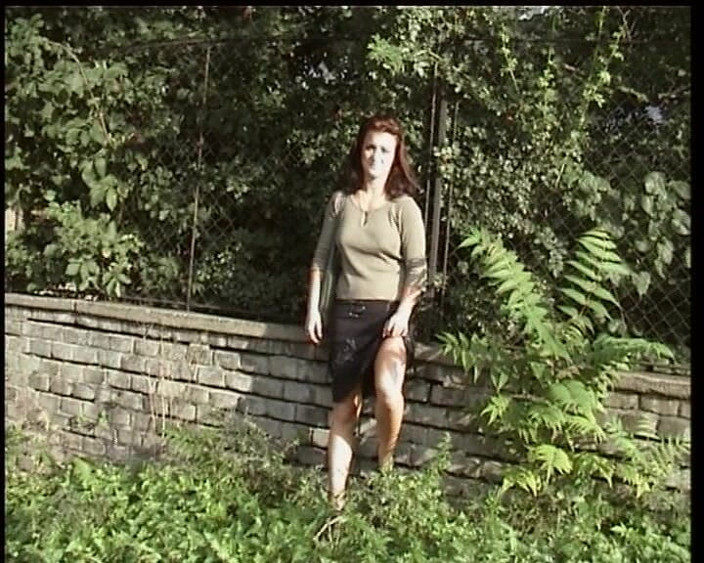 German's Fetish: Urmărește-l pe acest Bebe din Germania pișat într-un spațiu public