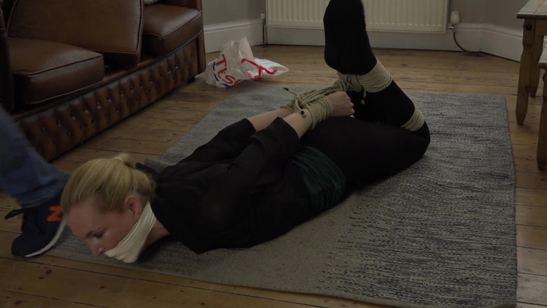 Restricting Ropes: Ariel Anderssen - esaret