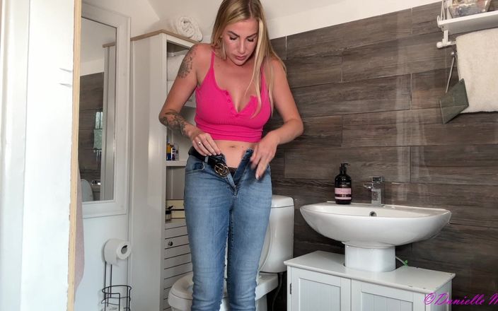 Danielle Maye: Toiletten-Wachmann
