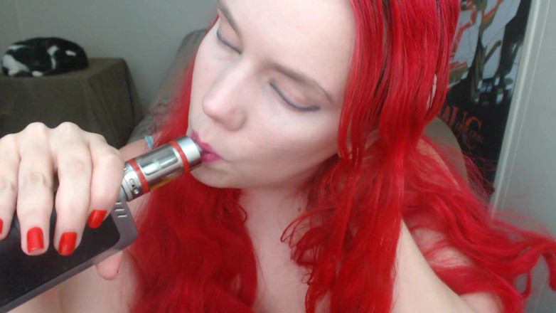Scarlet Vixen: Flirty Vaping