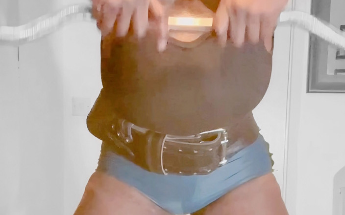 Black smoking muscle stepdad: Bahu rumah &amp; Senaman dedah punggung &amp; pancutan susu prostat