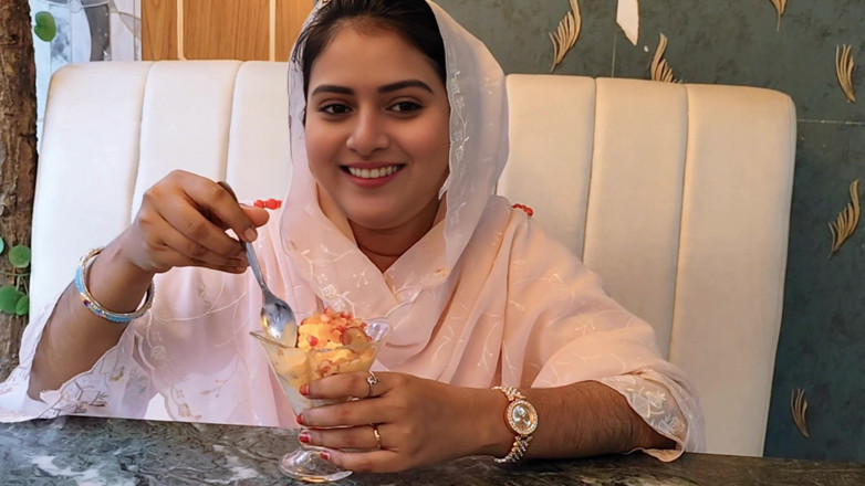 Your-Eshita: I went around with my girlfriend. I fed her Kachchi...