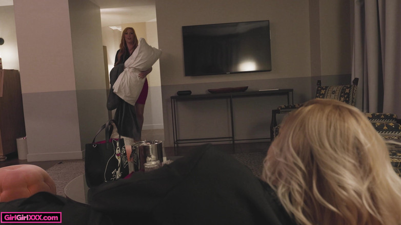 Girl Girl XXX: Cherry Kiss dává Lauren Phillips výbuch energie