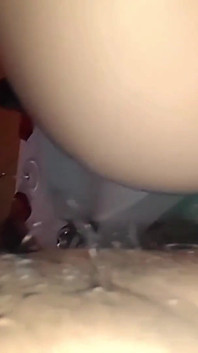 Wytrysk z obciąganie i seksu dwa razy w jacuzzi