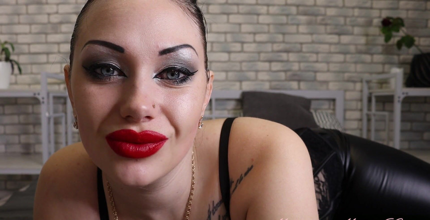 Goddess Misha Goldy: Я знаю, як ти хочеш смоктати справжній член! Зроби це для своєї господині!