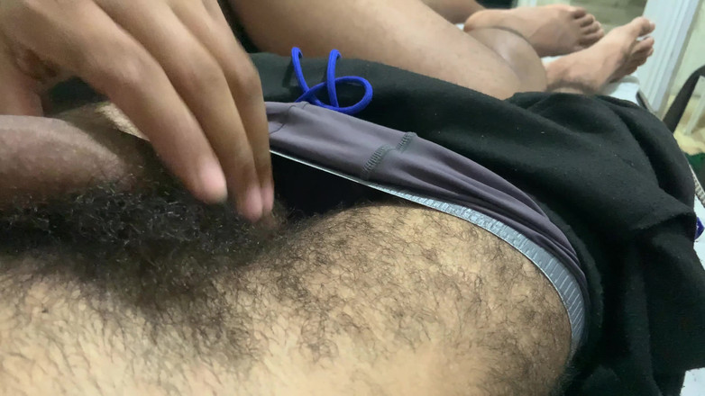 Couple 2 Black: 03 직장에서 집으로 돌아오는 큰 남편