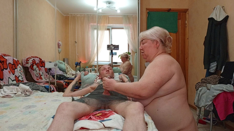 Zona901: Een vriend trekt mijn lul af met olie