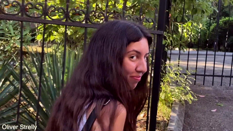 Oliver Strelly: 在街上搭讪了一个可爱的女孩并操了她