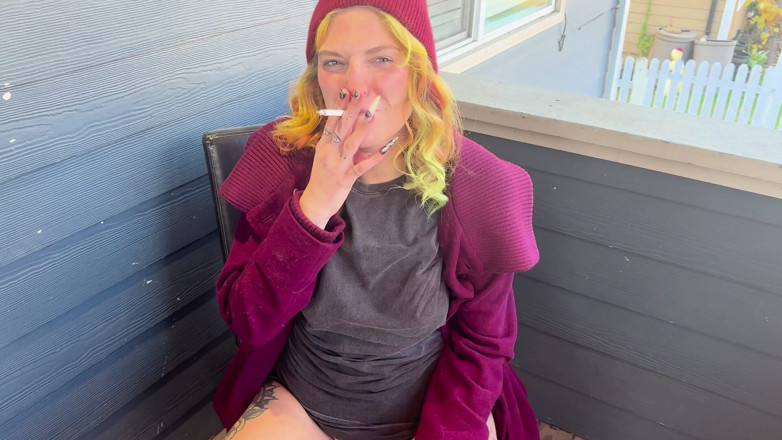 PNW Porn: Hairy Pussy Smoking on Front Porch