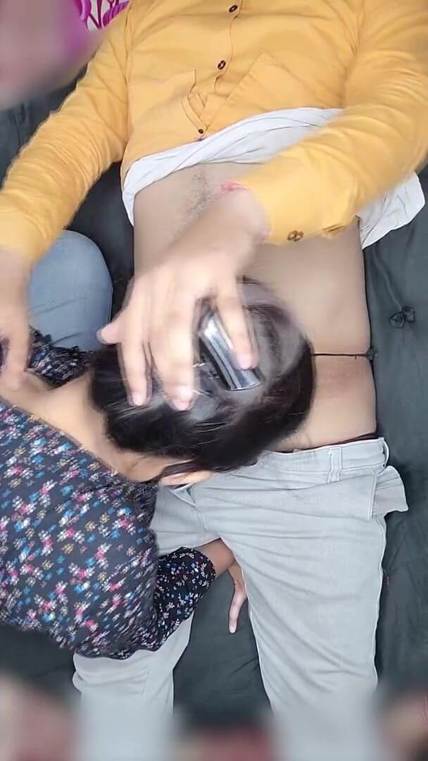 Vicky Thakur: Parte 4 Desi Choti sorellastra Ki Chudae (audio hindi)