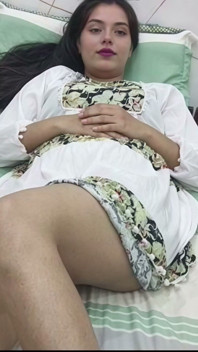 인도 섹시한 의붓여동생이 의붓여동생 방에서 인도 마을 Saara 섹스 열심히 쉬다