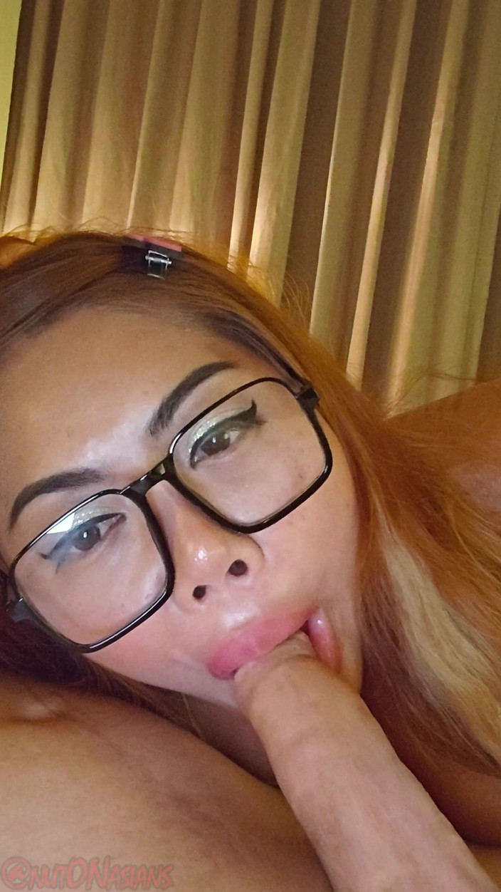 nutON: Stiefmutter Bläst