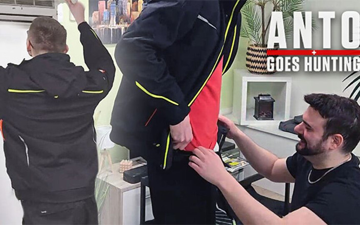 AntoGoesHunting: पिछले इंस्टॉलर का सीधा सहकर्मी, मेरे एसी को ठीक करने के लिए आता है और मुझे अपने प्रश्न से आश्चर्यचकित करता है