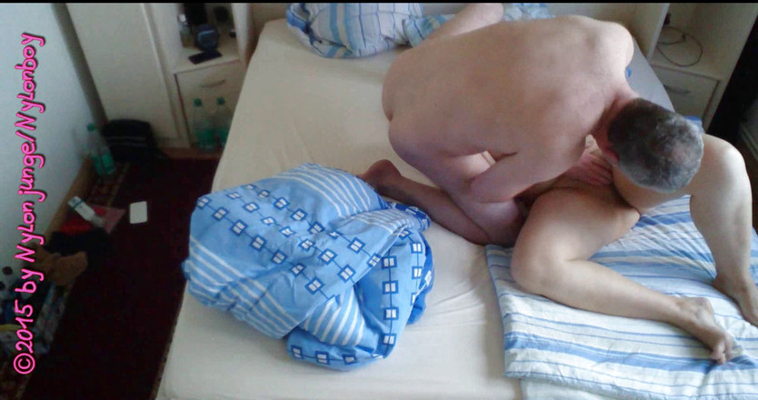 NylonjungeCarmen: 角質の隣人は足を引っ張られます2