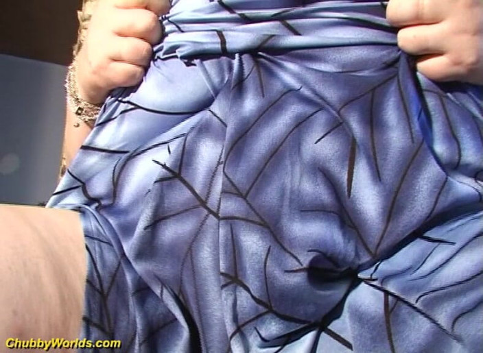 Chubby Worlds: Fat Woman Loves Dildo