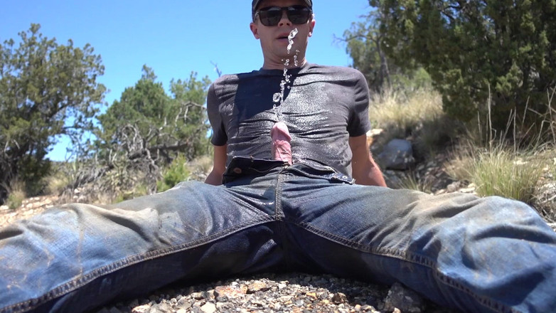 Lapetus: Chcaní na mé džíny a zablácení v opuštěném dole