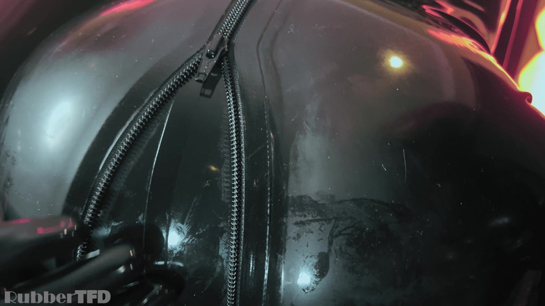 RubberTFD: Šukání s červeným terčem