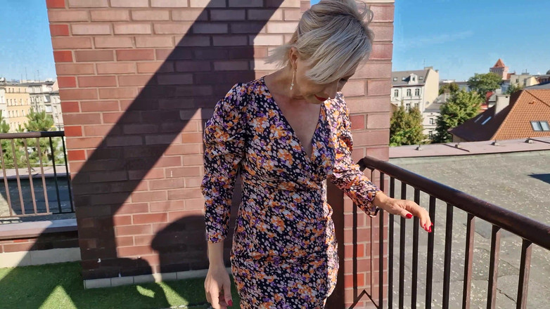 Wanilianna: Çatıdaki cam anal dildo - bölüm 1