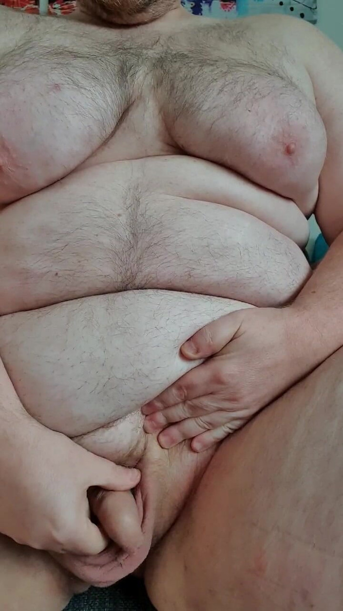 Gordifat: 胖子玩弄他的鸡巴和肚子