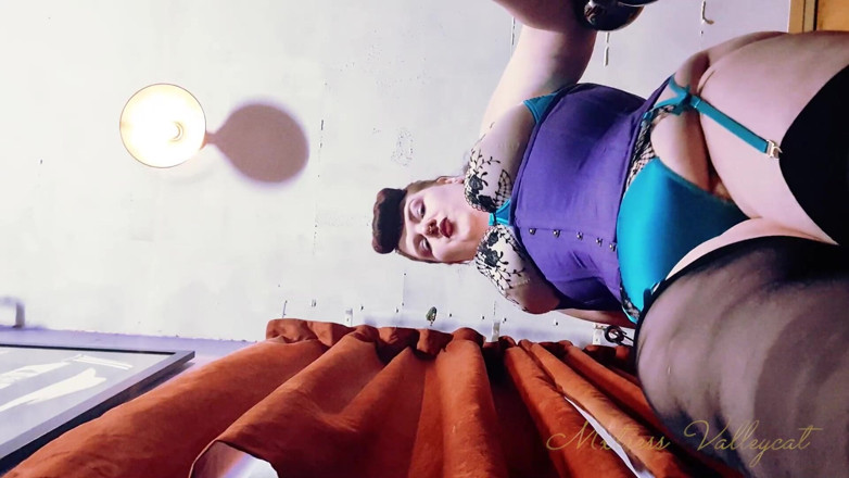 Mxtress Valleycat: BBW Giantess Domination
