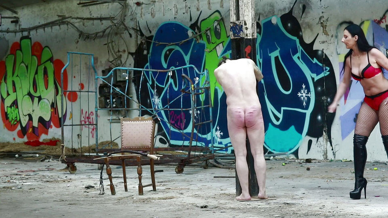 Lady Luciana Di Domizio: Peler