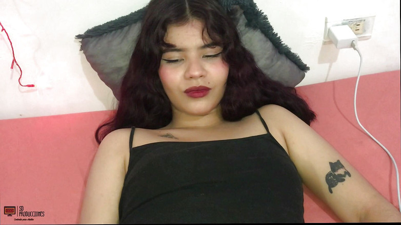 MAFELAGO: 把我继兄弟的大鸡巴塞进我的嘴里是我的精液口恋物癖 - 西班牙语色情片。