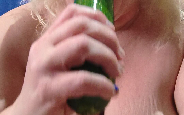 HerculesnVENUS: Sucking off the Biggest Cucumber