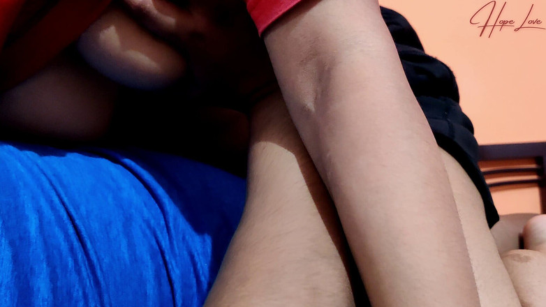 Hope Love: Chica asiática muy caliente y hermosa con grandes pechos