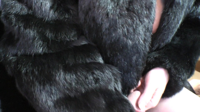 Femdom Sex: Fată perversă teenie perversă dominatoare cu blană de muls!
