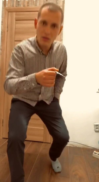 Merry Bell: Eine junge Praktikantin bereitet sich auf ein Treffen mit dem...