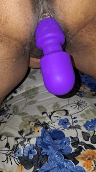 Bhabhi Get Massage in Pussy