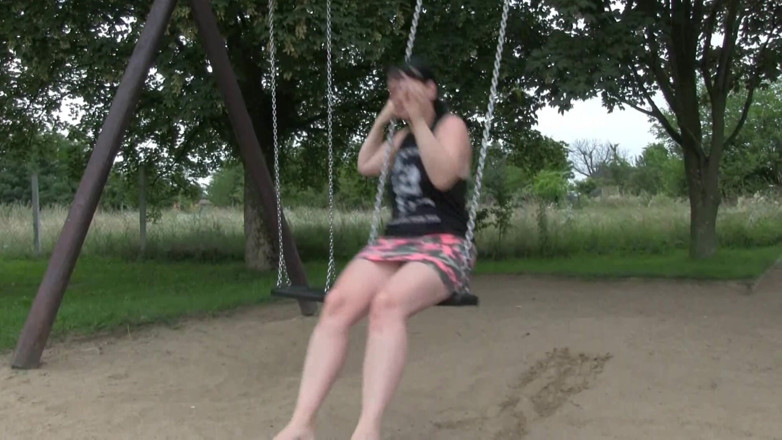 Yvette xtreme: Barefoot after the rain