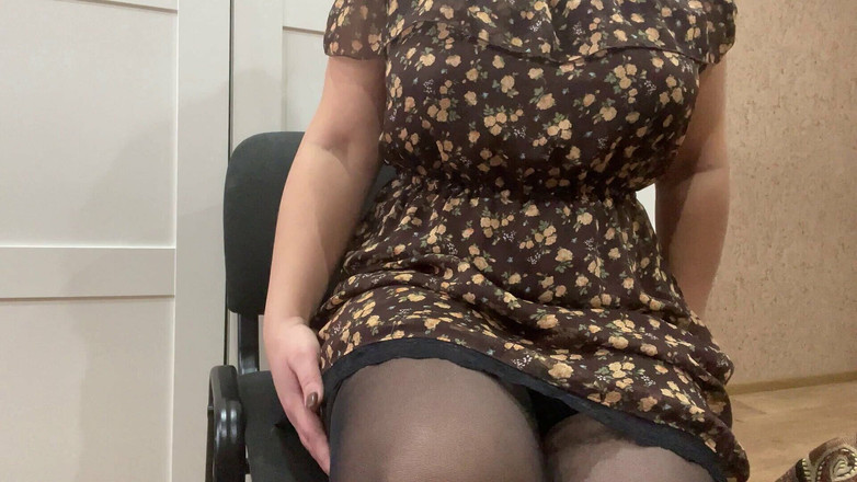 Lux Eva: Sexy děvka Eva předvádí svou kundičku bez kalhotek