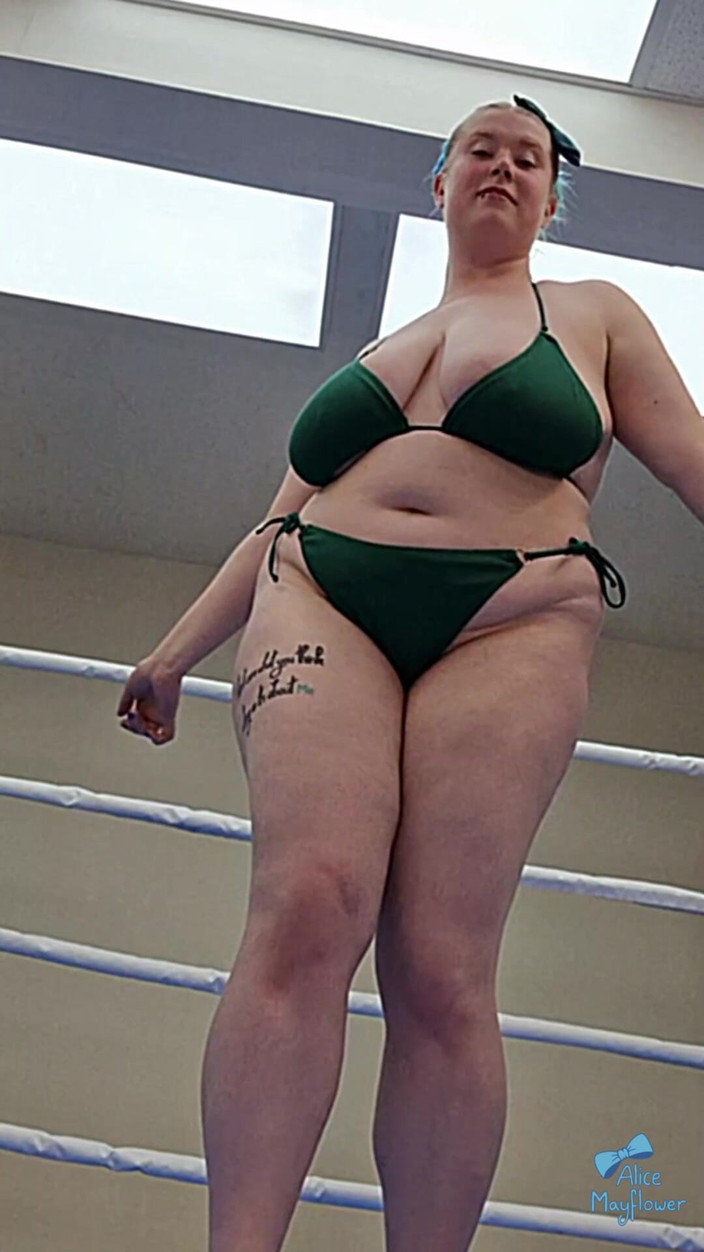 Alice_Mayflower_Scottish: Tiktoks dal 2025 - ragazza solista