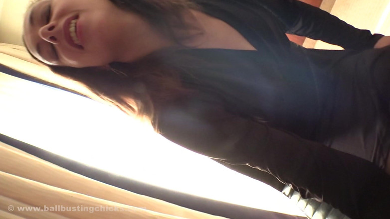 Ballbustingchicks: Lubię tupać twojego kutasa szpilkami