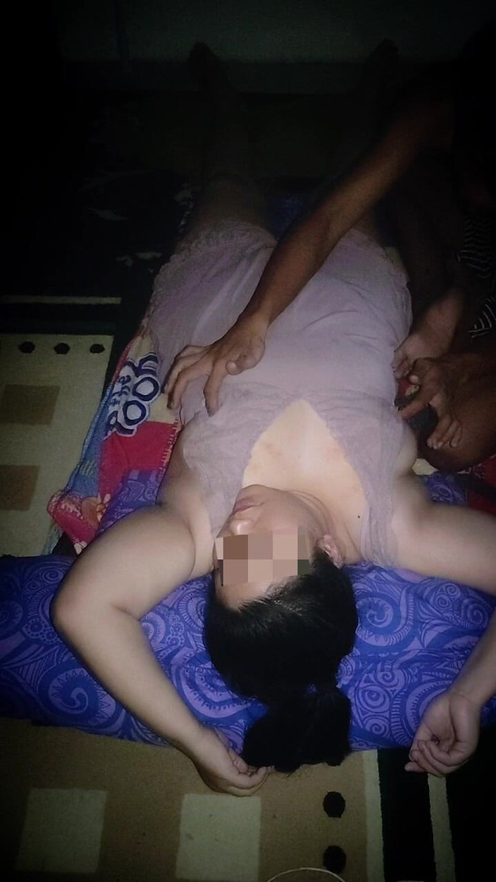 my_wife_chubby: Mijn lichaam is al heel lang niet meer aangeraakt. Het...