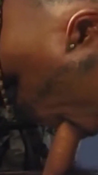 Black gay fest scene 3: un trio di muscolosi uomini neri del quartiere scopano e vengono insieme