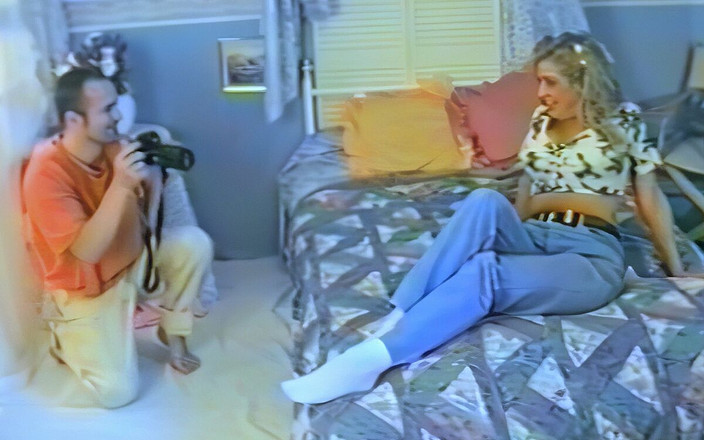 Real Sex Pass: Cycata blondynka bierze solidne ruchanie na łóżku