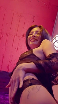 สาวเอเชียเซ็กซี่ โชว์เดี่ยว