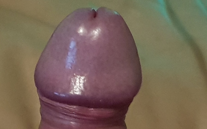 Pellefnatt: Kocam kanepede yatıyor ve iyi olup olmadığını görmek için küçük...