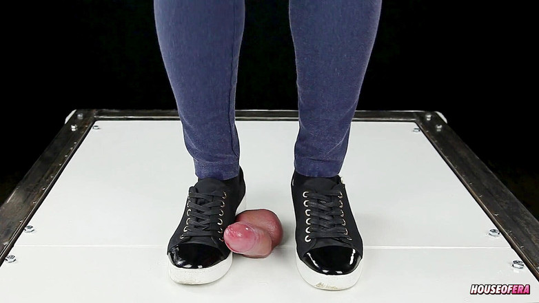 House of Era: Kuk trampning av sneakers i dans CBT